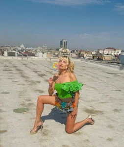 BritneyHudsonn Hot like summer💚 Pic 3