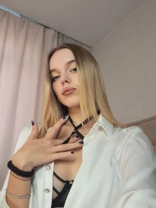 RowenaCommanders XXX nøgenfoto 6