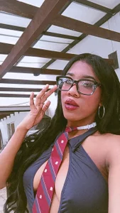 AlayshaJohnson Glasses fetish? Pic 4