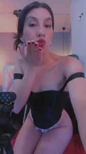 zoe-moreau 🖤🕷😈 Bilde