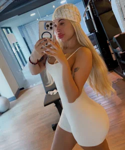 meelzinhaa's XXX Nude Photo 3