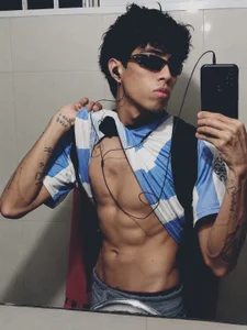Andrew_hornyboy Public টি ছবি