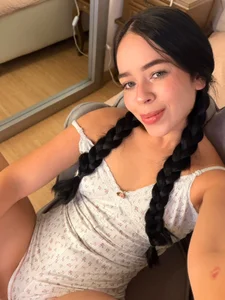 julietta_rousse_ 👀 Foto 7