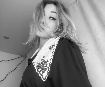 Leila_Vanilla B&W mood Pic