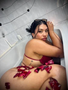 RiriiBrunette__'s BAIN PRIVÉ 💧🍷 Sex Photo 2