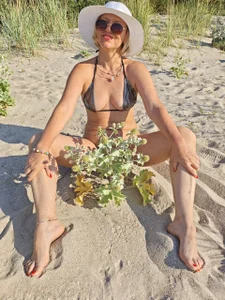 YourQueenX: What does this dangerous plant hide, do you want to see? ( 5 фото)