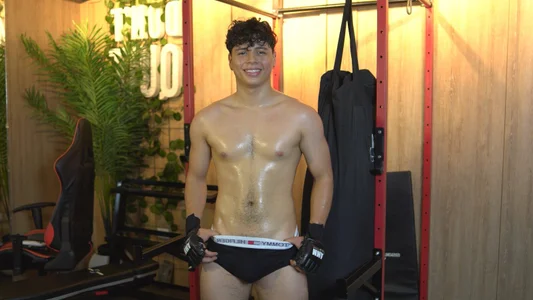 Ethan_occonorのExtreme heat 🔥の 2枚の写真