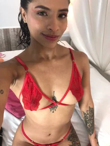 Zdjęcia AnahisBennett my boss loves this color of clothing: 