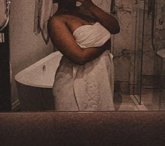 Amritaaa___21s XXX nøgenfoto 1