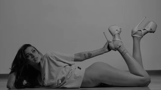 AlexxxiaStar Seductive Steps Gambar