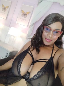 DakotaSexShow kullanıcısının Don´t miss my bobs albümü -  4 fotoğraf