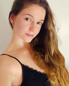 lucie_mehott Merci à tous de me suivre ! Billede