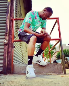 LongBrownDagger Public Bilde 2