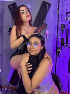 MissScarlet_Ela_bdsmのPublicの 4枚の写真