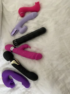 Horny_mom40 En del av mina leksaker Hình 2