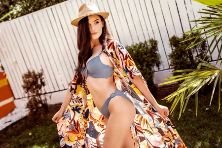 AnnaHarperX kullanıcısının Jump in the pool with meeee albümü -  7 fotoğraf