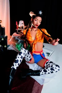 AnahisBennett The Sheriff’s Dirty Secret 😏 Foto 7