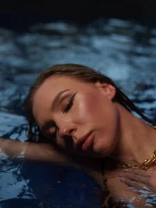 AlysonHuxley_ Touch Me Underwater 🌊 Pic 6