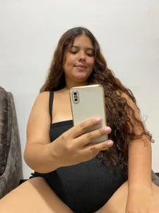 luisahot_9727 Linda and Bella Εικόνα 4