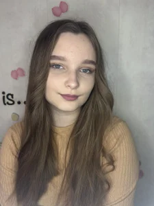 MagicPeachh_ bright Amy Kuva 2