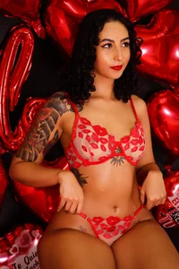 agatha_collins_ Come with me🧨 Bilde 4