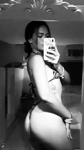 LilyGoldd Public Pic 4