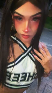 Cheer😝 de moonlyvelvet  6 Imagens