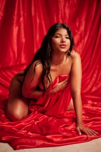 Madison_horny69のSexy brunette ...の 3枚の写真