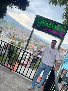 TavoHot_ MEDELLIN  3 снимка