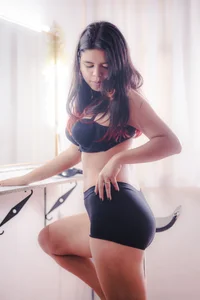 SabinaMerchetti me in the mirror Foto 2