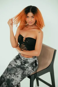 ImaniOkoye: The brunette of your dreams ! 💘 ( 2 фото)