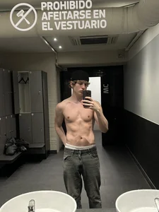 RobFavorite1 Gym Gambar