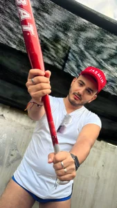 Public de Robert_Pool  2 Imagens