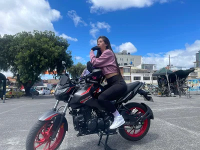 MI MOTORCYCLE de Megannklein  5 Imagens