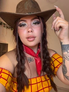 melissa_es Costume #2: Cowgirl.🤠 Pic 3
