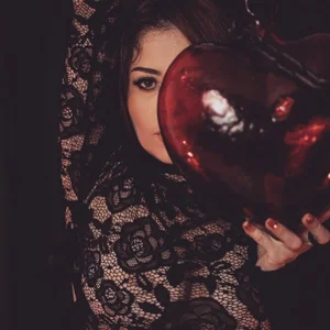 xinamora the dark sensual elegance Bilde