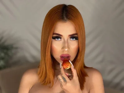 MadelineFox erotic sensuality Bilde 7