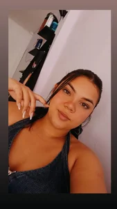 ZoeRhys Public 사진