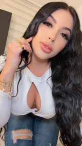 ALISSON_FOXXX1 kullanıcısının Your beautiful girl 🔥😮‍💨 albümü -  3 fotoğraf