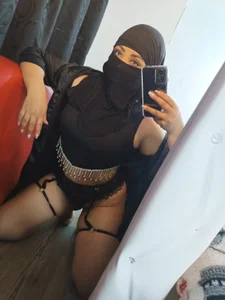 Mirror Mirror Tell me ... de zahra_Jalid Foto