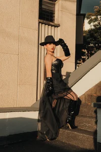 AliceHarper_ Black Sunset Pic 6