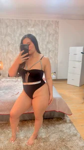 JuliaDavis_1 Hot and perverse 🥵 Pic 2