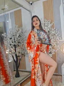 Zdjęcia ElizabethAdams_ Elizabeth kimono sexy:  2