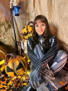 Lucyy-hess Halloween Pic 5