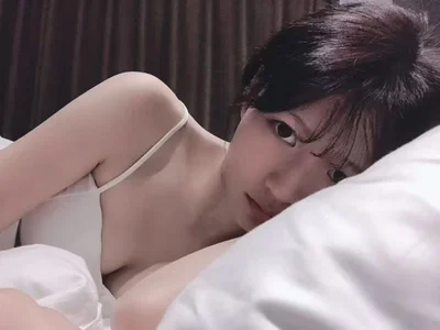 SuperGirl-100 Public Hình