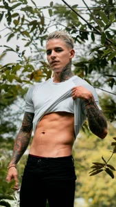 trisstann_ me!  4টি ছবি