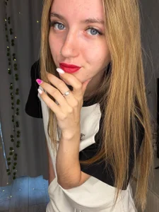 NellieEinspahr I smile, and you’re already excited Pic 5
