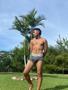 Robert__ZanKiss my body图片 6