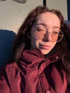 KarryRosamond Slow mornings, messy hair, and my favorite playlist 🎶 Bilde
