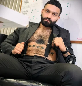 LeonidasKaiser Direct, serious, and dangerous. 😈 Pic 2